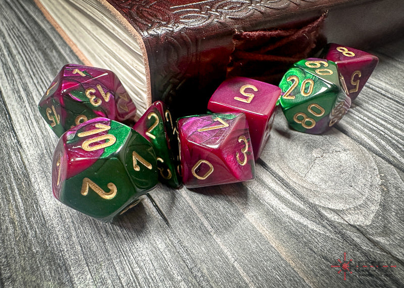 Chessex - Gemini Polyhedral 7 Dice Set - Green-Purple with Gold