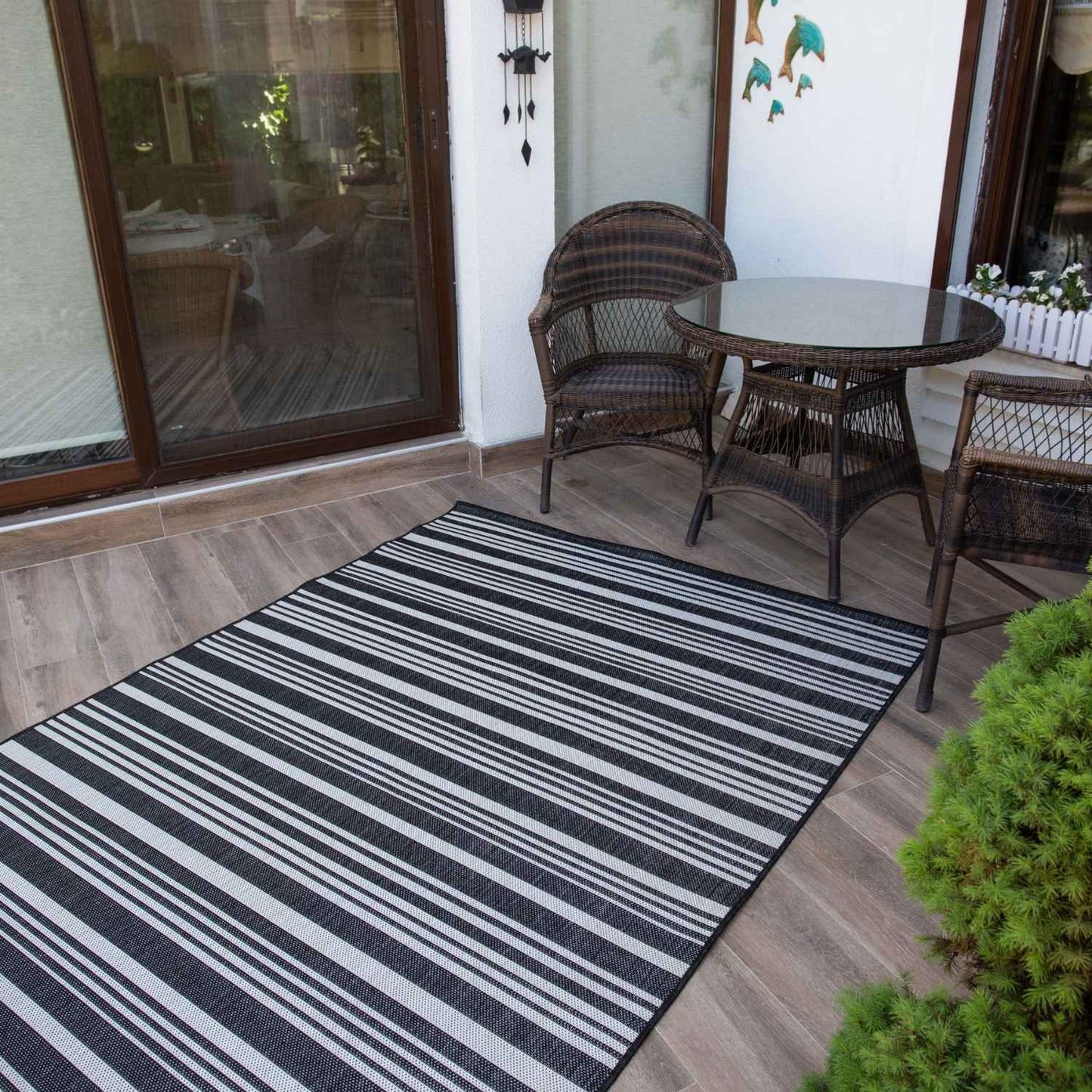 Ecology Outdoor Rug Black | 300bl