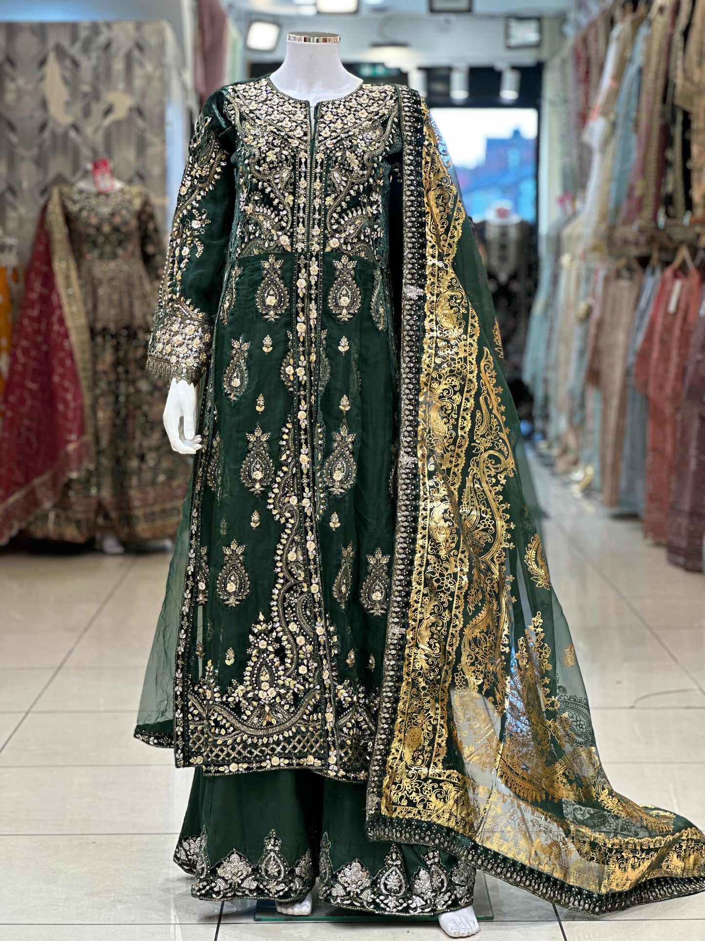 Tehwar- Luxury Organza Maxi Outfit with organza Dupatta-Ready To Wear TehV8D1