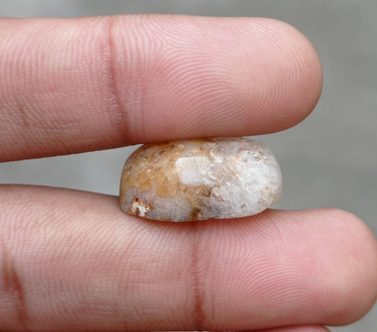 32ct Agate with Quartzite - Enhydritic Agate - Sulaimani Aqeeq - 23x18mm