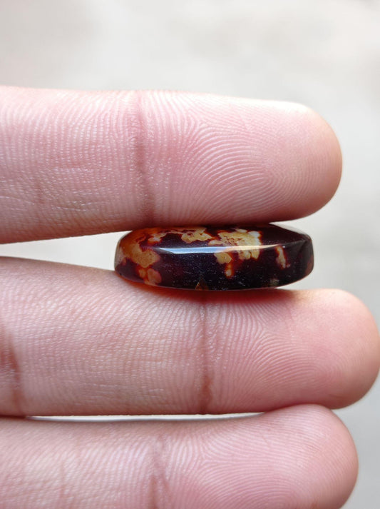 36.9ct Abstract Agate Cabochon - Sulaimani Aqeeq - 28x20x8mm