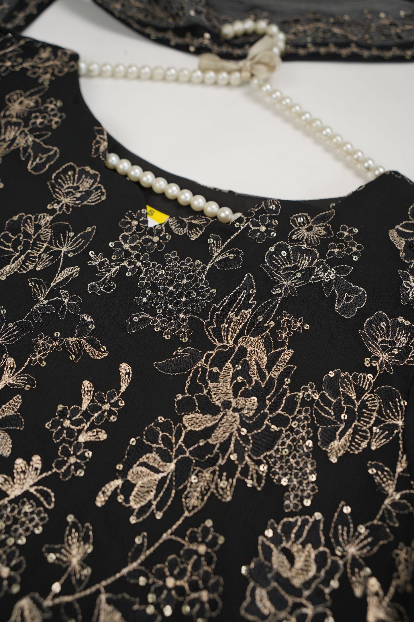 Husan e Jahan - Luxury Chiffon Outfit with Chiffon Dupatta - Ready to Wear - HEJBlackV3D5
