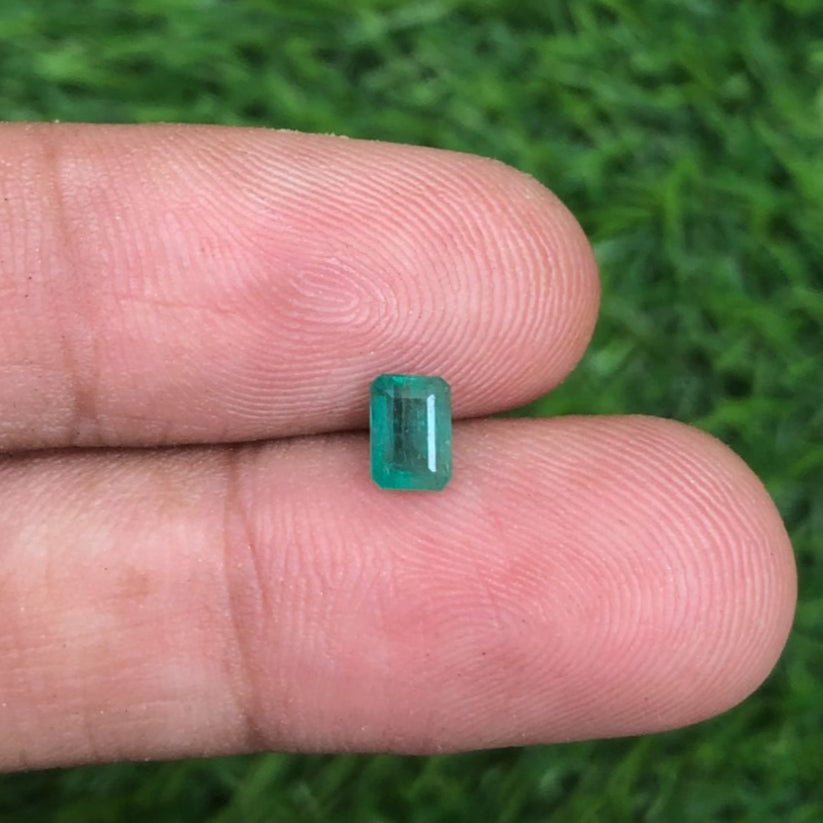 0.55Ct Emerald for sale - Budh Ratna - Zamurd - Pachu Stone, Markat Mani Stone - 5.5x4mm