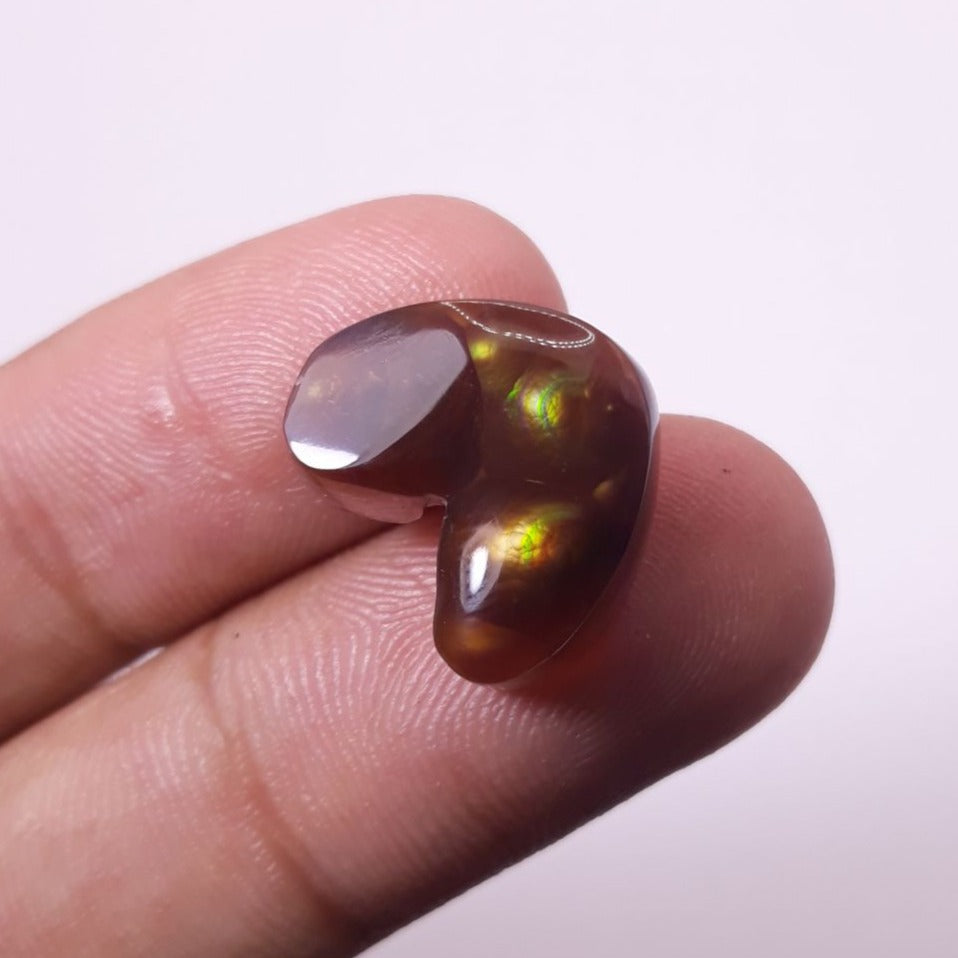 12ct Heart-shaped Rare Fire Agate Cabochon, Dimensions 17x14mm
