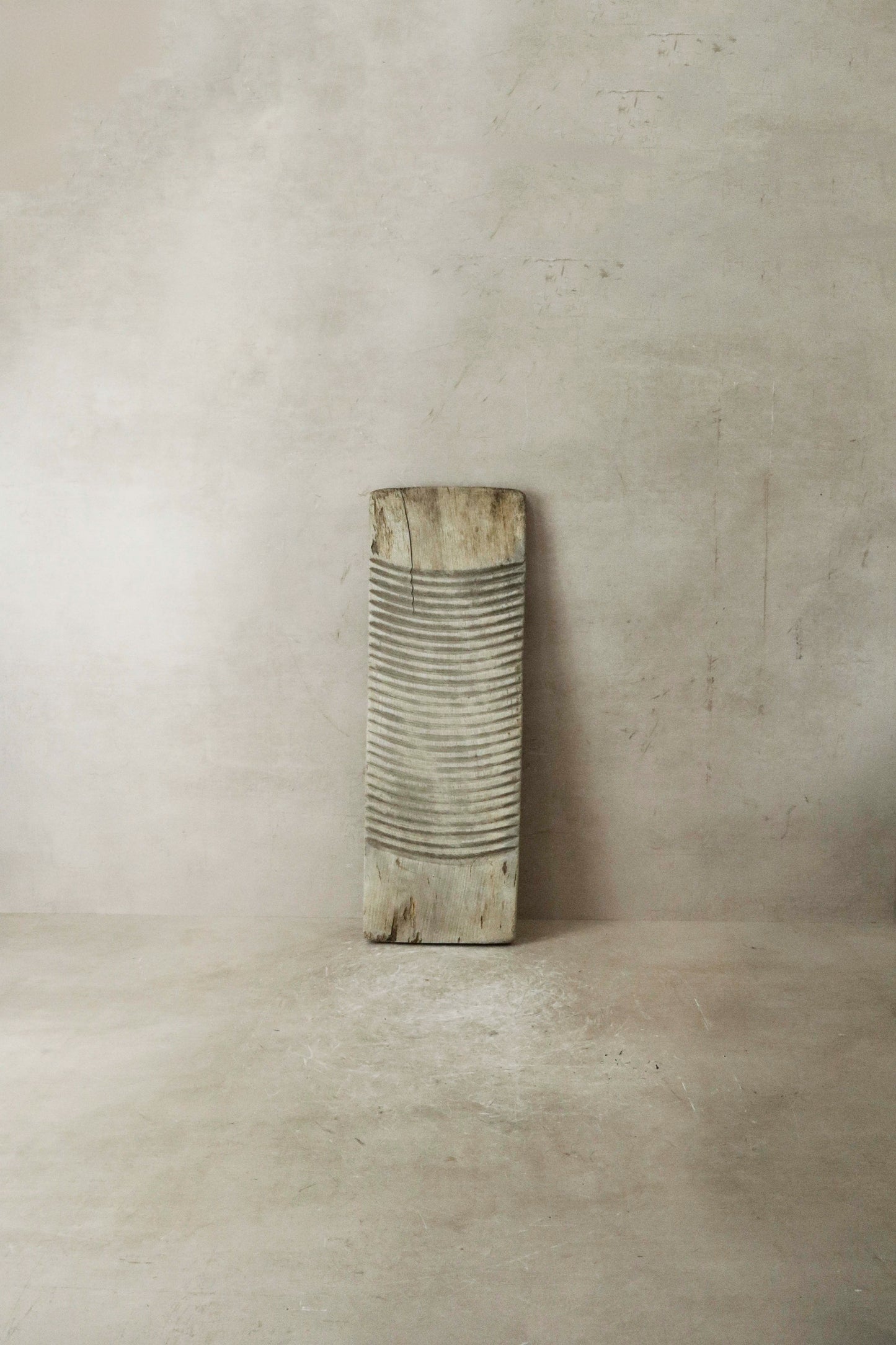 Vintage Elm Wooden Washboard - 2
