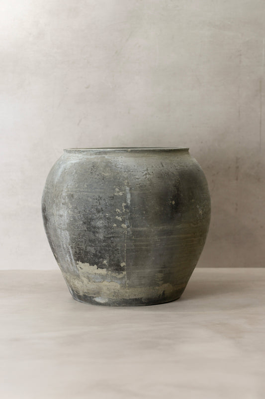 Vintage Dark Pot - No 75