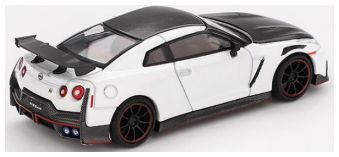 Nissan GT-R NISMO 2024 Brilliant White Pearl (RHD) 1:64 Scale MINI GT Diecast Model
