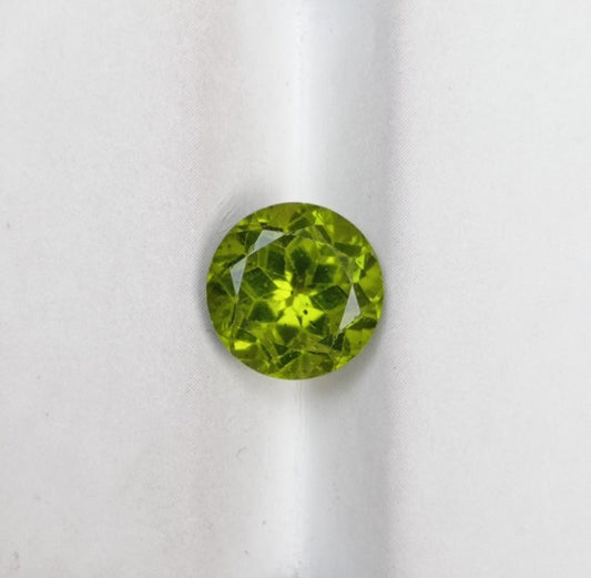 3.3ct Peridot Gemstone- Olivine - Chrysolite Gem - August Birthstone - 10x10mm