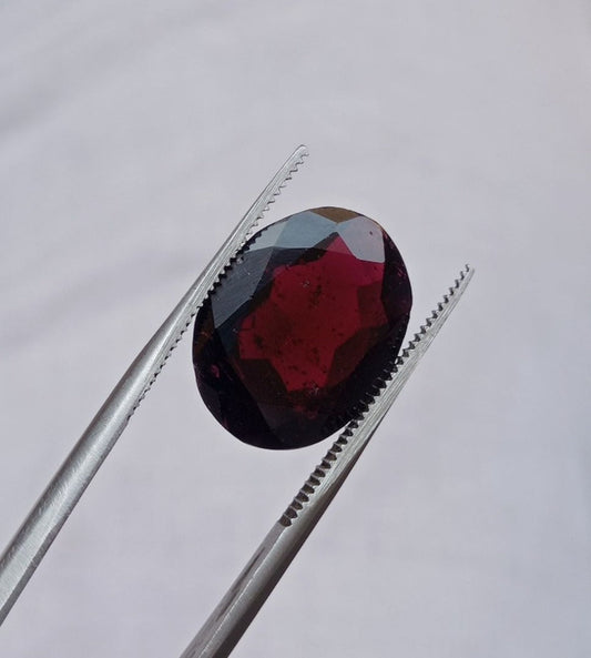 10.75ct Rhodolite Garnet - Natural Faceted Rhodolite Garnet - 17x13x5mm