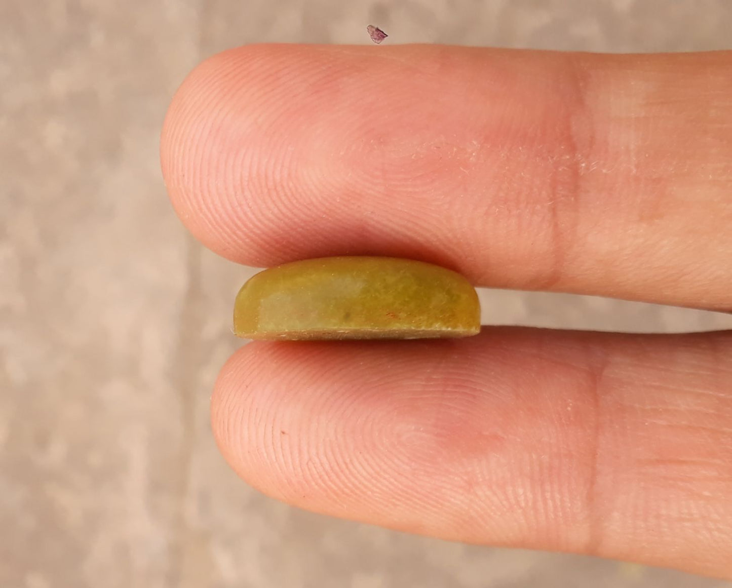 10.2ct Serpentine Cabochon - Shah Maqqsood - Zehrmora - 15 x 11mm