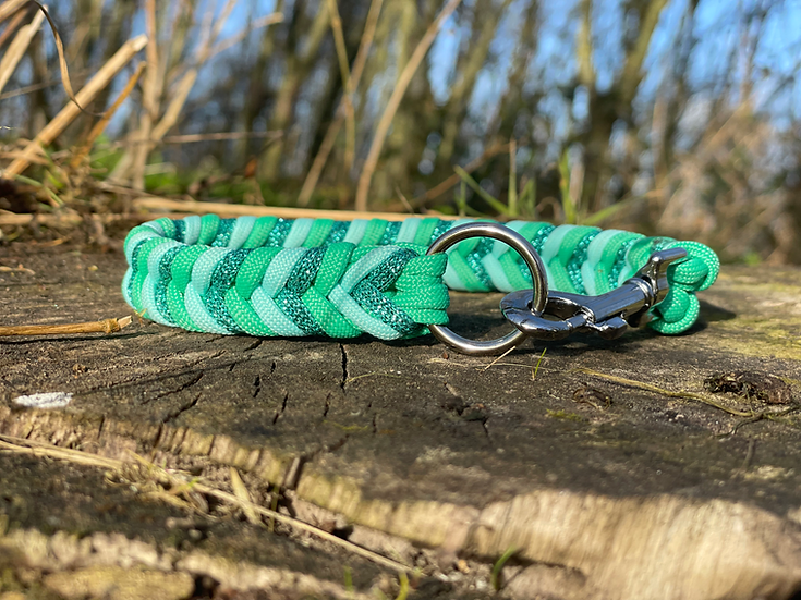 Aquamarine - Handmade Paracord Dog Collar