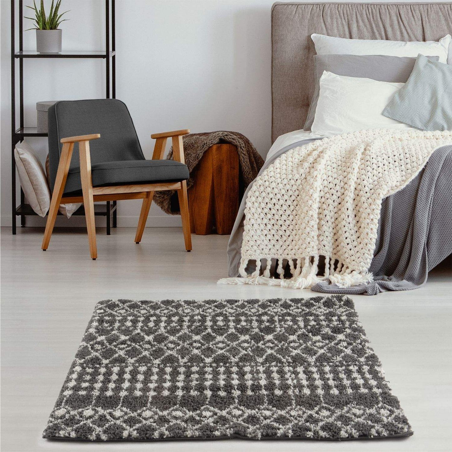 Moroccan Dark Grey Shaggy Rug | 1040