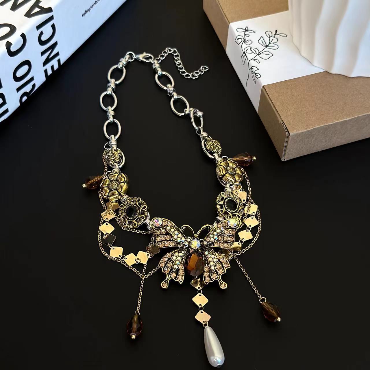 Retro Maillard Rhinestone Butterfly Pendant Necklace