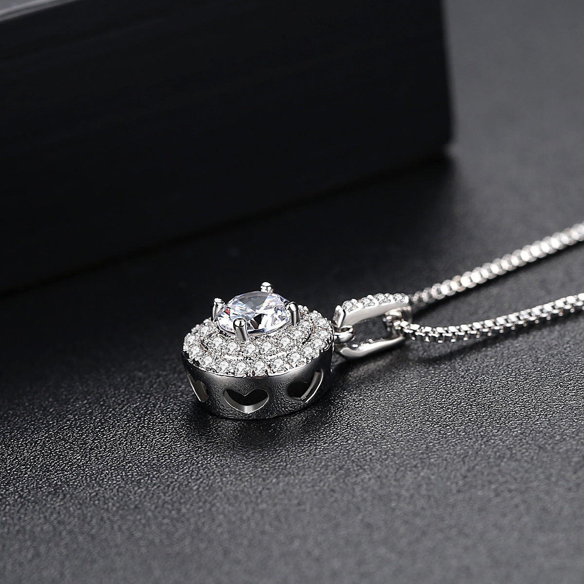 Zircon Round Pendant Necklace
