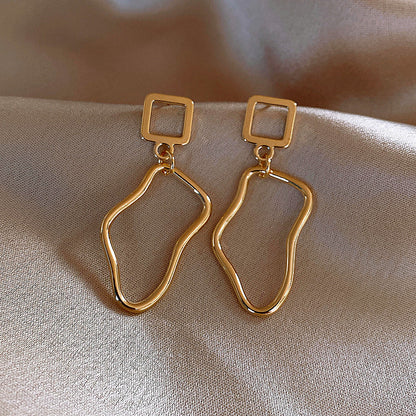 Retro Twisted Streamline Earrings