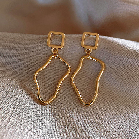 Retro Twisted Streamline Earrings