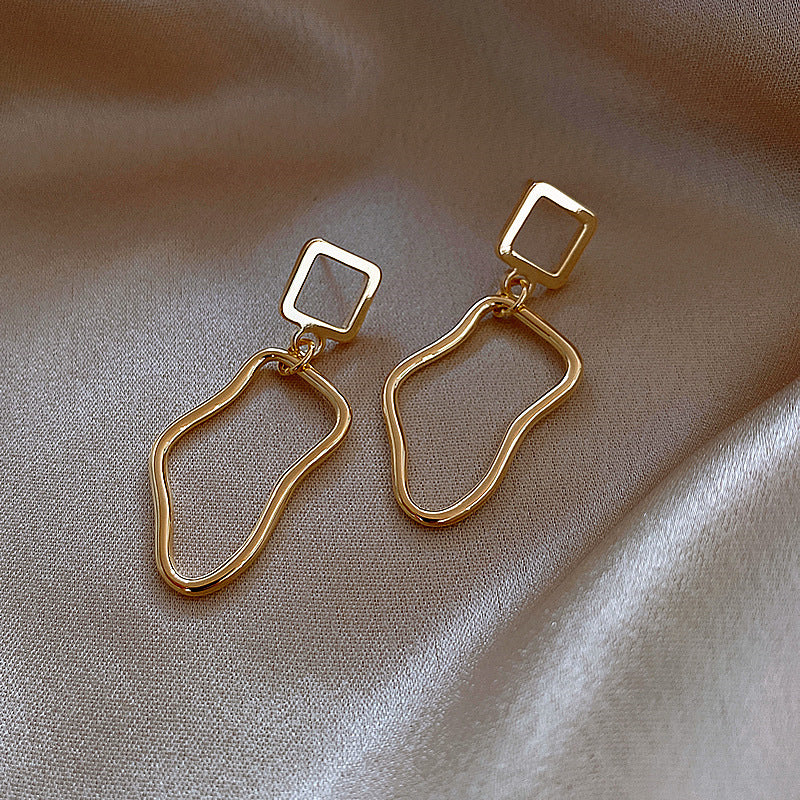 Retro Twisted Streamline Earrings