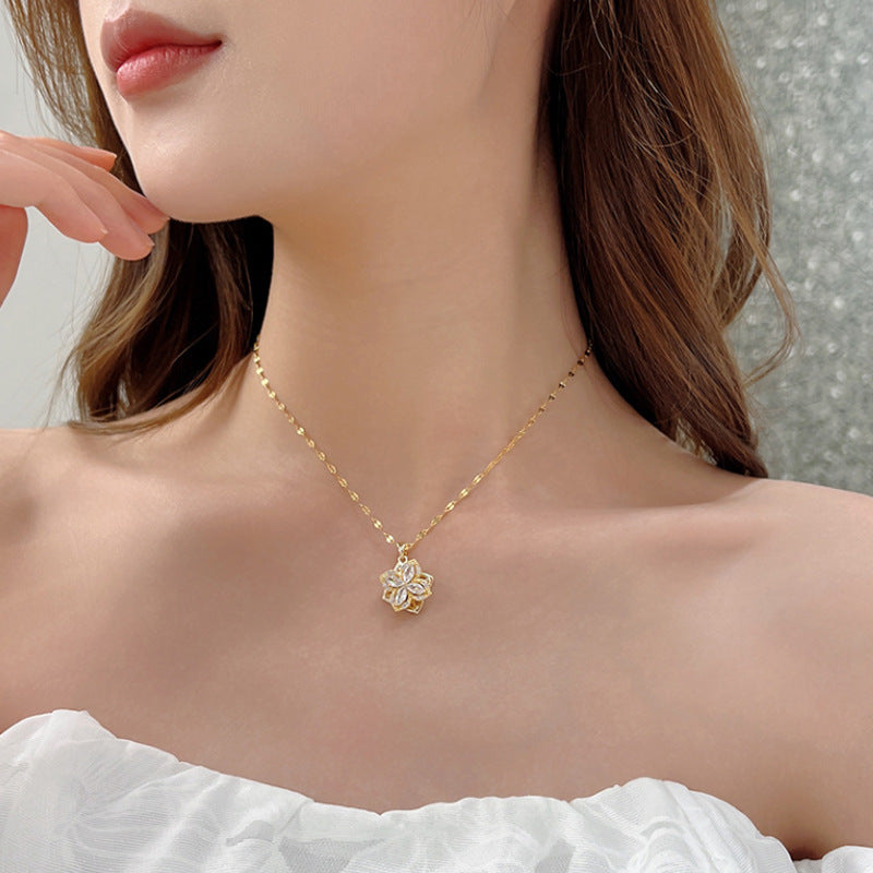 Rotating Clover Necklace
