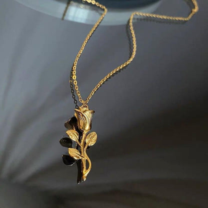 Rose Vintage Pendant Necklace