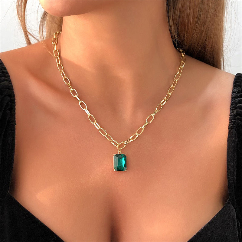 Retro Emerald Rhinestone Necklace