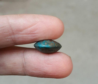 Natural Turquoise with Pyrite - green Matrix Turquoise - Shajri Feroza- 10ct-14x15mm