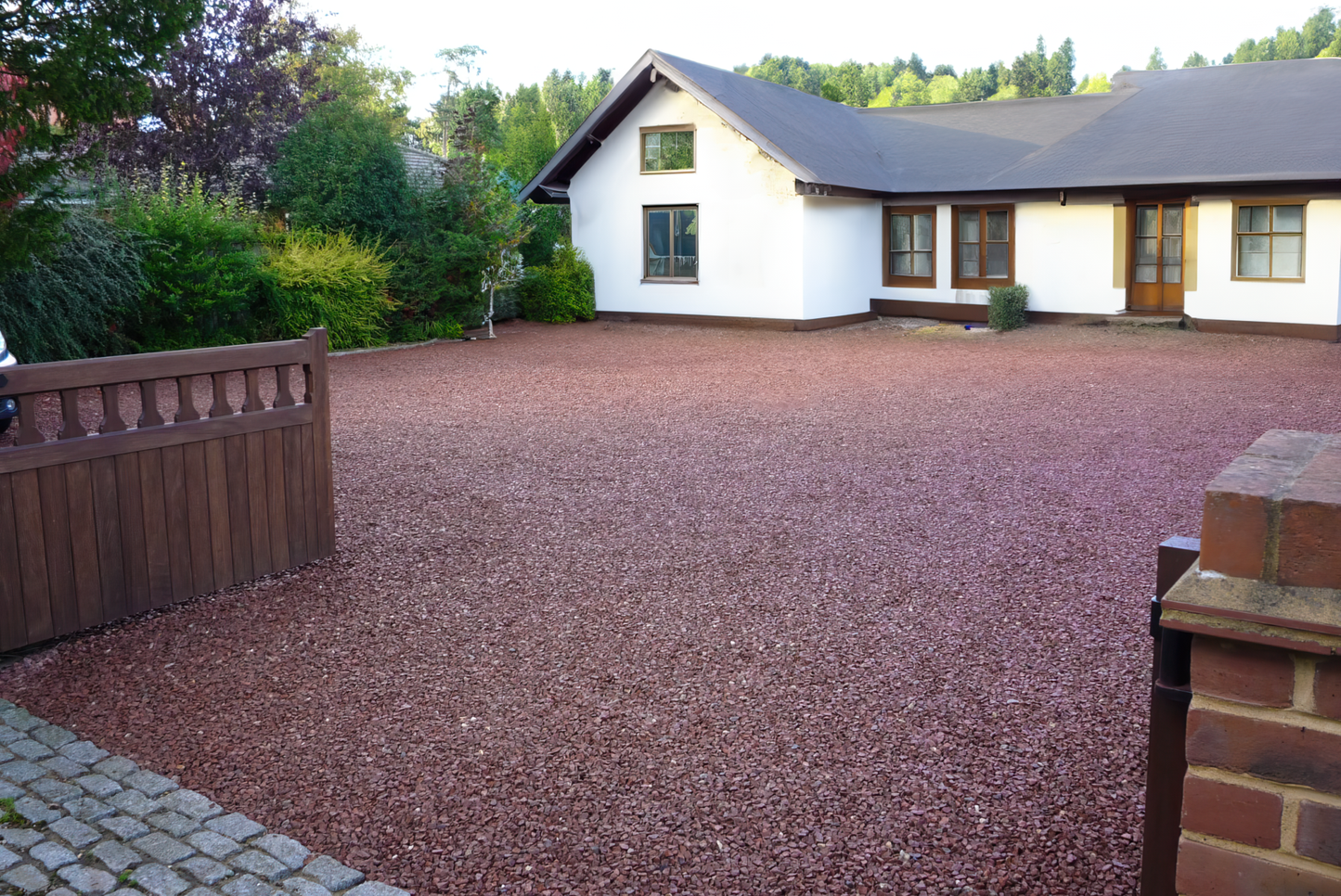 10-20mm Red Granite Chippings
