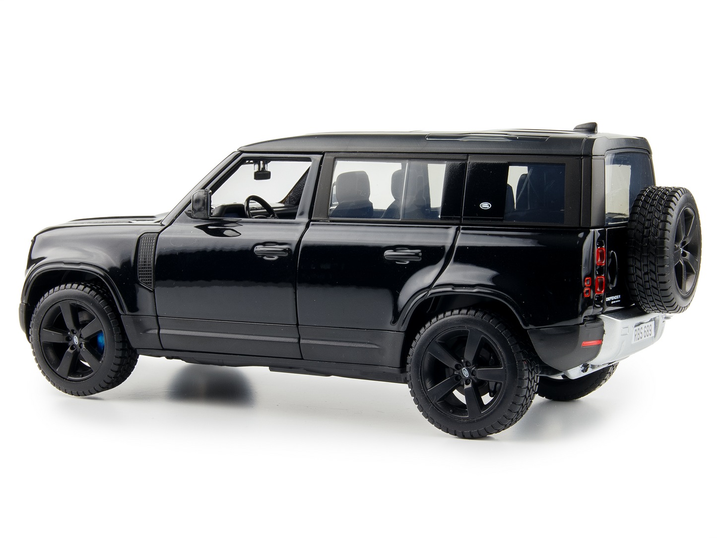 Land Rover Defender 110 Black 1:24 Scale Bburago Diecast Model