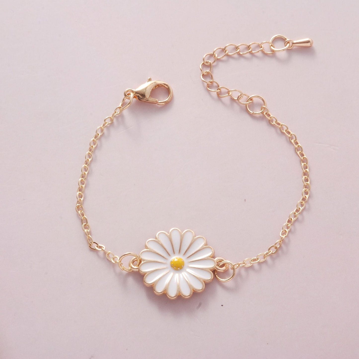Simple Daisy Bracelet