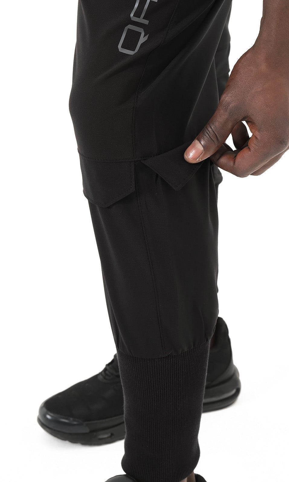 QL Pantalon Cross Over in Black