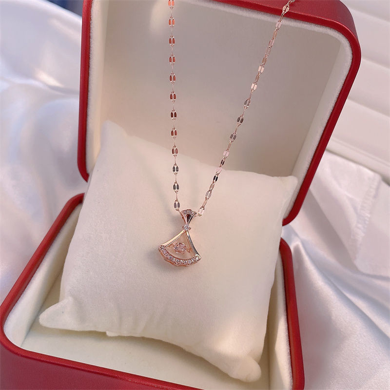 Perfume Bottle Pendant Zircon Necklaces