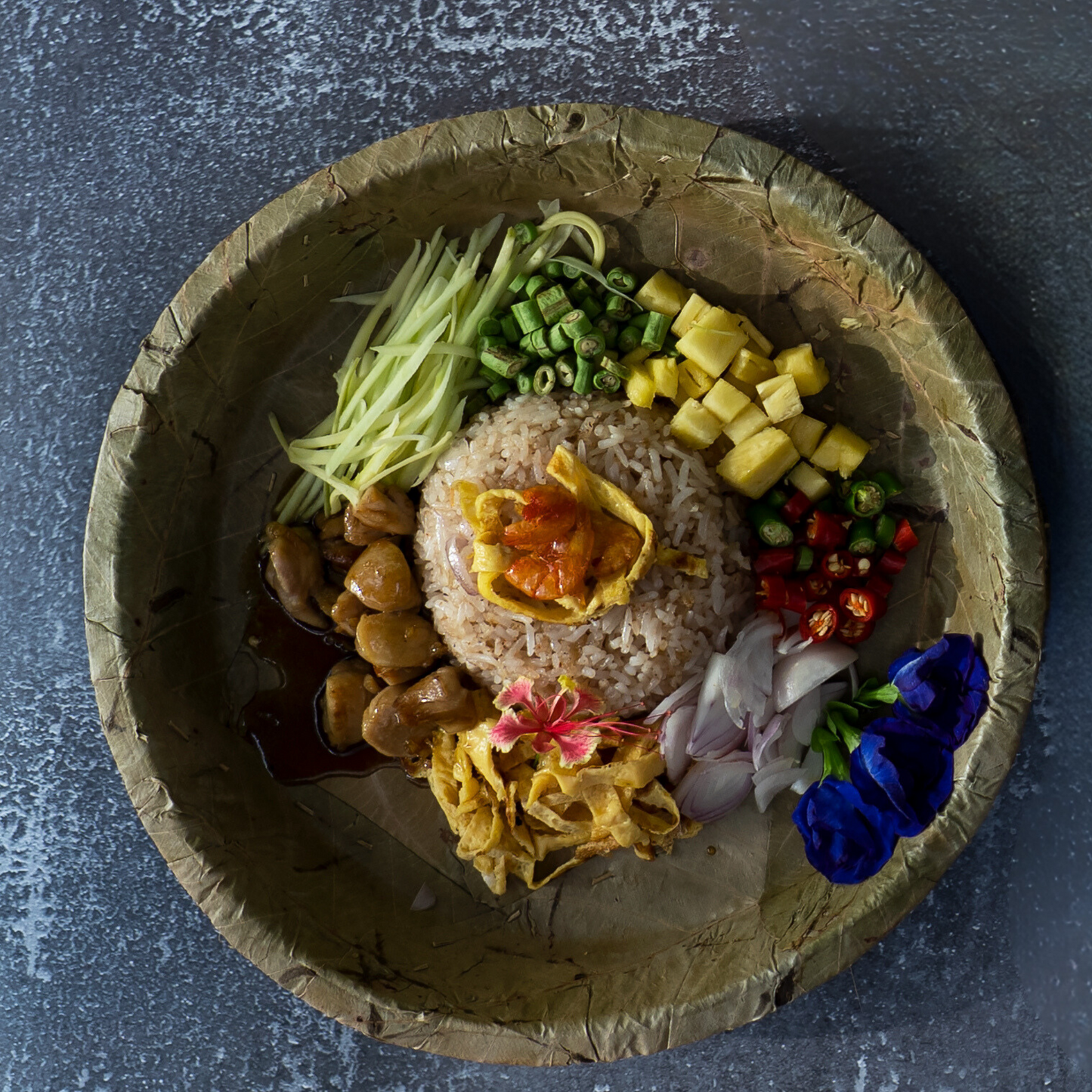 Extra Large Disposable Leaf Plates - 27cm / 10.5 inch diameter