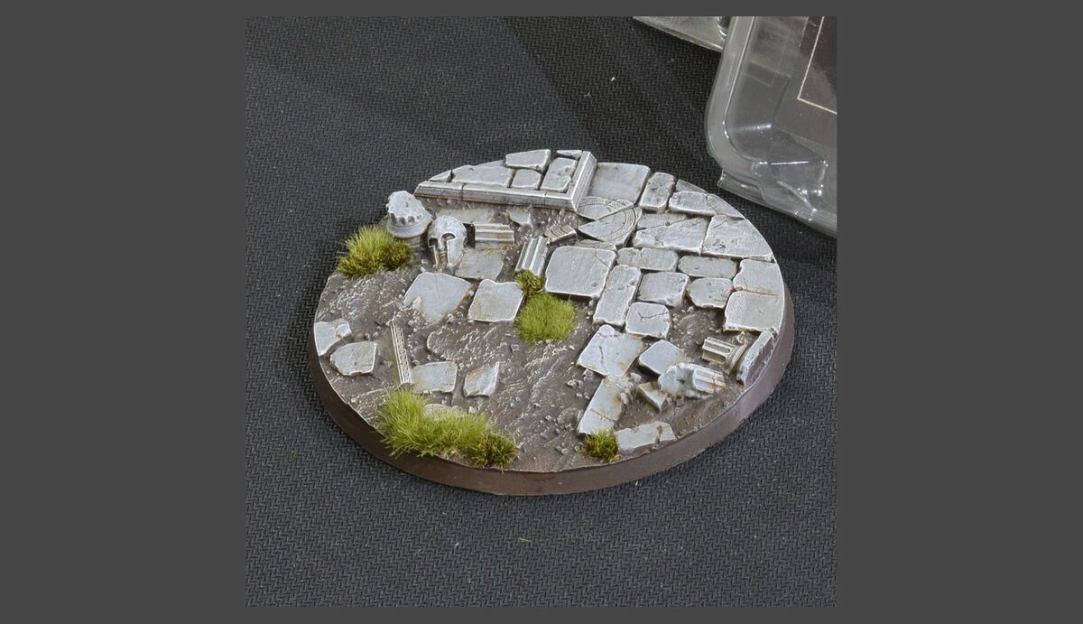 Gamers Grass Battle Ready Bases Temple Round 100mm (x1)