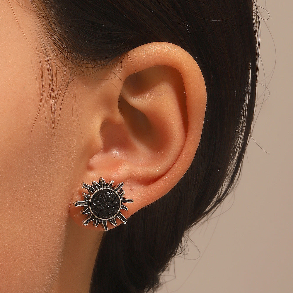 Vintage Sun Vug Stud Simple Earrings