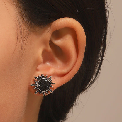 Vintage Sun Vug Stud Simple Earrings