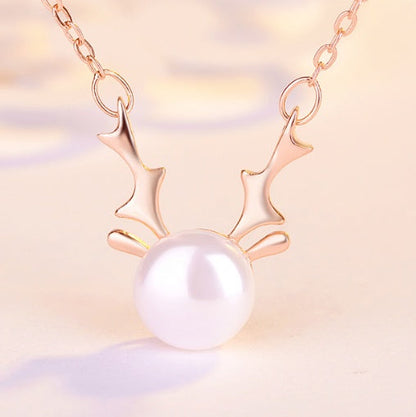 Small Elk Pearl Pendant Necklace