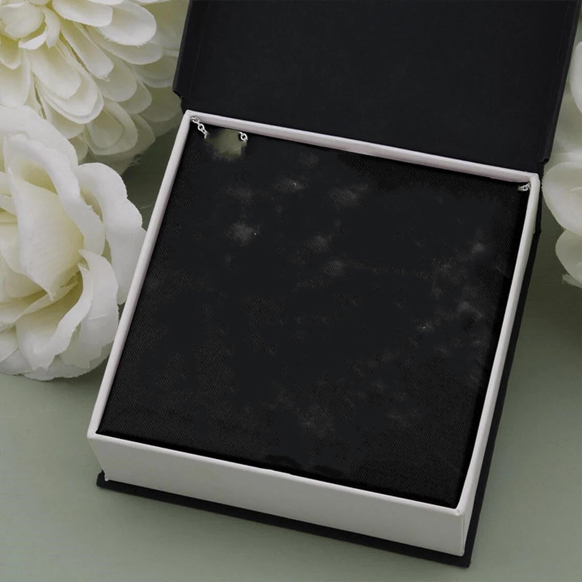 Eternal Heart Four-Leaf Clover Necklace