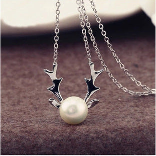 Small Elk Pearl Pendant Necklace