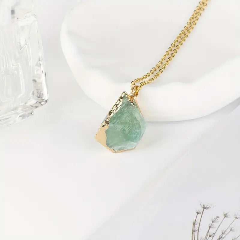 Stone Irregular Crystal Pendant Necklace