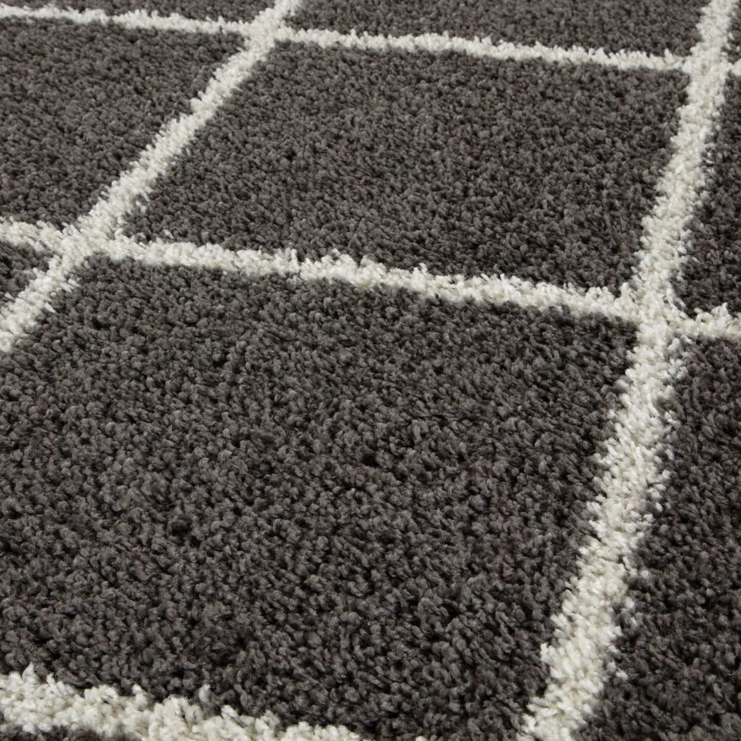 Moroccan Dark Grey Shaggy Rug | 540