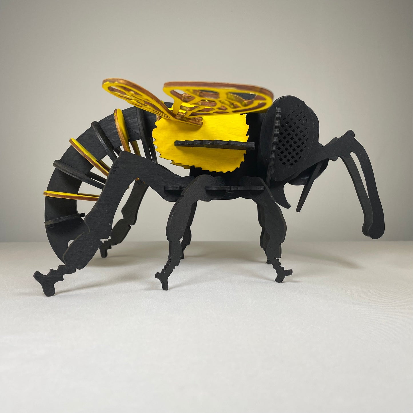 Bee Puzzle - Flatpack Model Kit