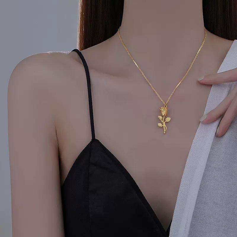 Rose Vintage Pendant Necklace