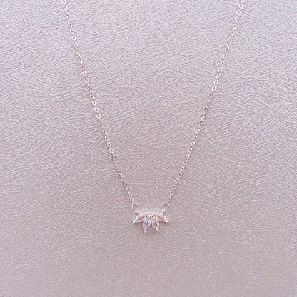 Shining Flower Petal Necklace