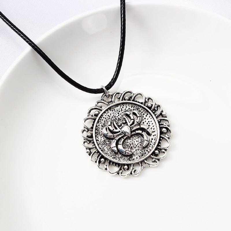 Exaggerated Spider Design Halloween Pendant Necklace