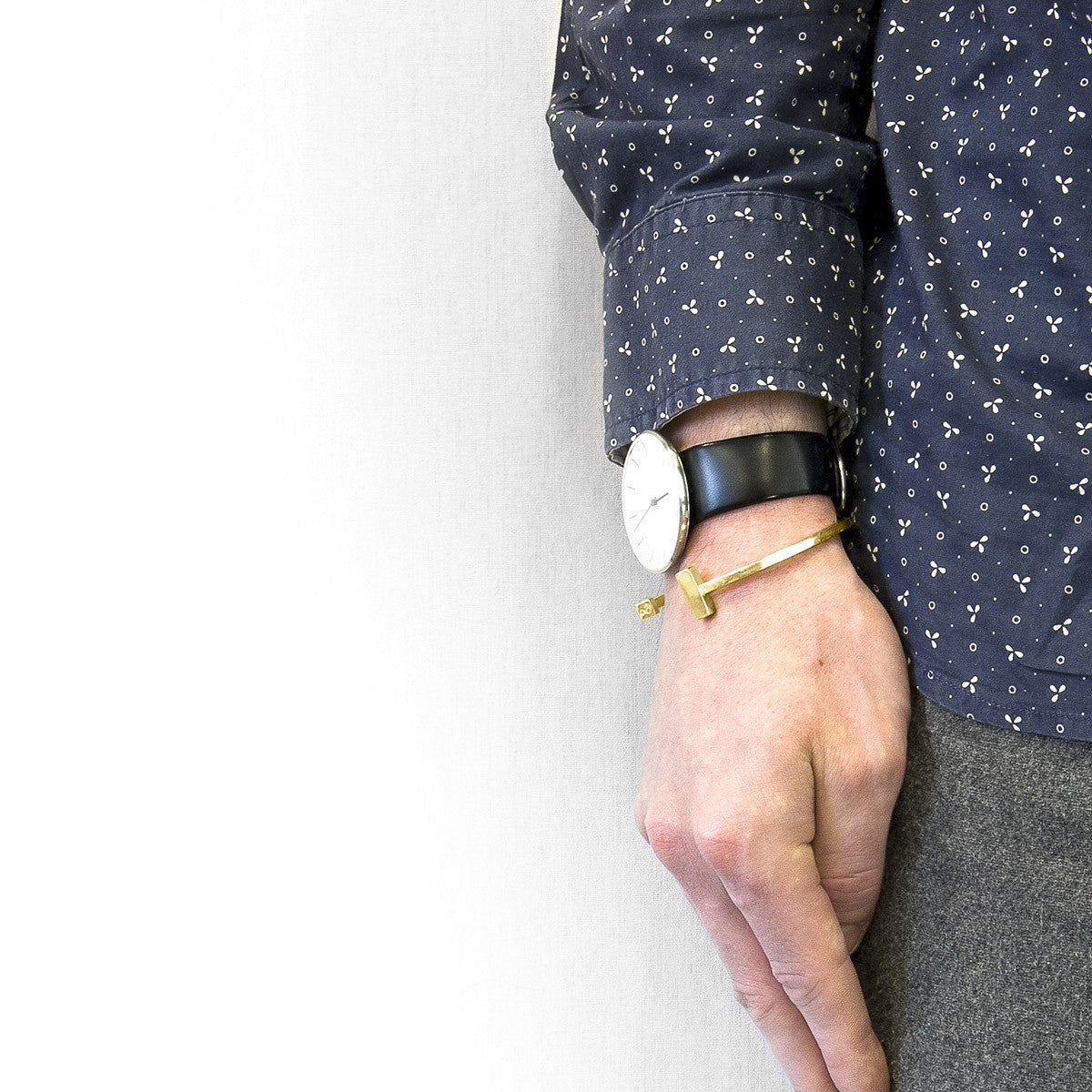 Faris Square Midi Wayfarer 9ct Yellow Gold Bangle
