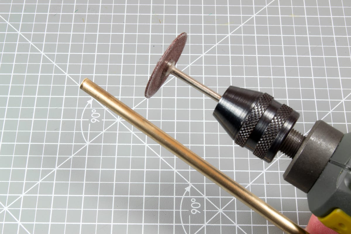 AK Interactive - Brass Pipes 0.9mm, 5 Units AK9108