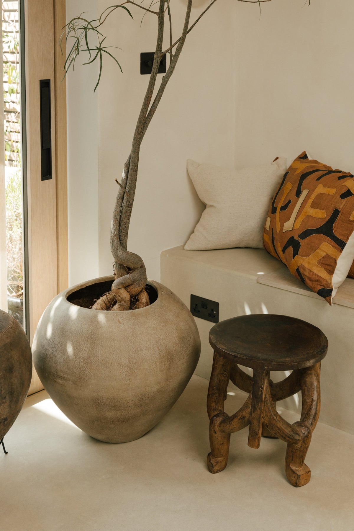 Makonde Stool, Tanzania - 61.1