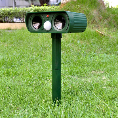 2 PCS Powerful Ultrasonic Solar-powered Animal Repeller With PIR Sensor & Light Sensor, Got the CE / ROHS Certification, 2PCS RC-510