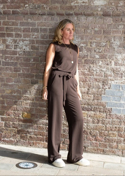 HERO sleeveless top, chocolate