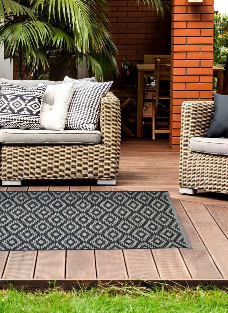 County Genesis Rug Diamond Design – Indoor/Outdoor Use