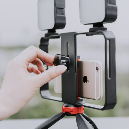YELANGU PC203 YLG1801C Vlogging Live Broadcast LED Selfie Light Smartphone Video Rig Handle Stabilizer Plastic Bracket Tripod Kits, PC203